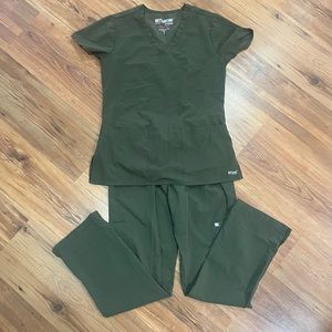 GUC Greys Anatomy Scrubs Olive green size Small